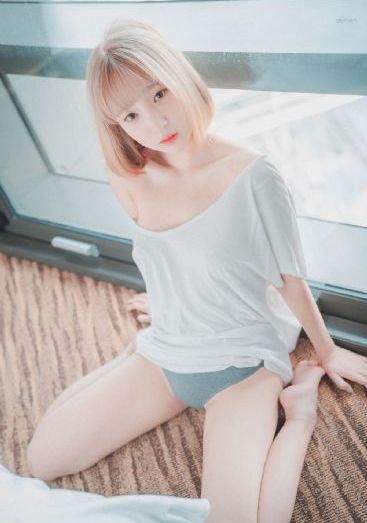 年轻母亲四