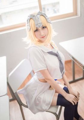 春潮灿漫海棠红