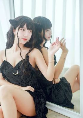 客厅里h亲女好c